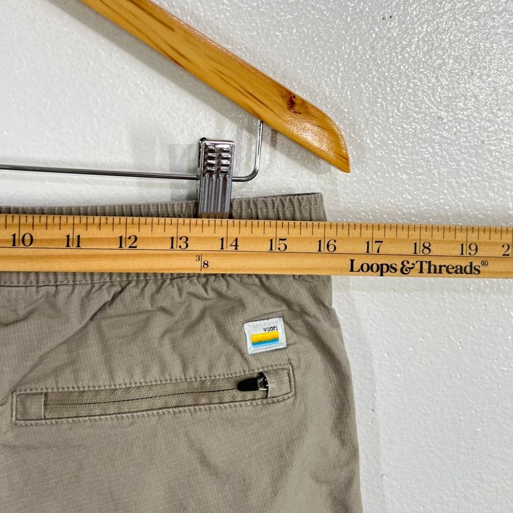 VUORI Ripstop Climber Shorts Cargo Mens Medium Sesame Beige Elastic Drawstring - Picture 7 of 9